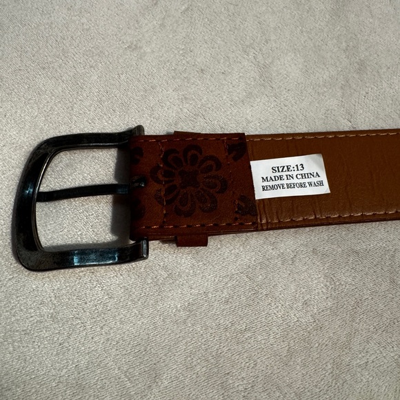 Brown Floral Embossed Women's Belt - Picture 6 of 15